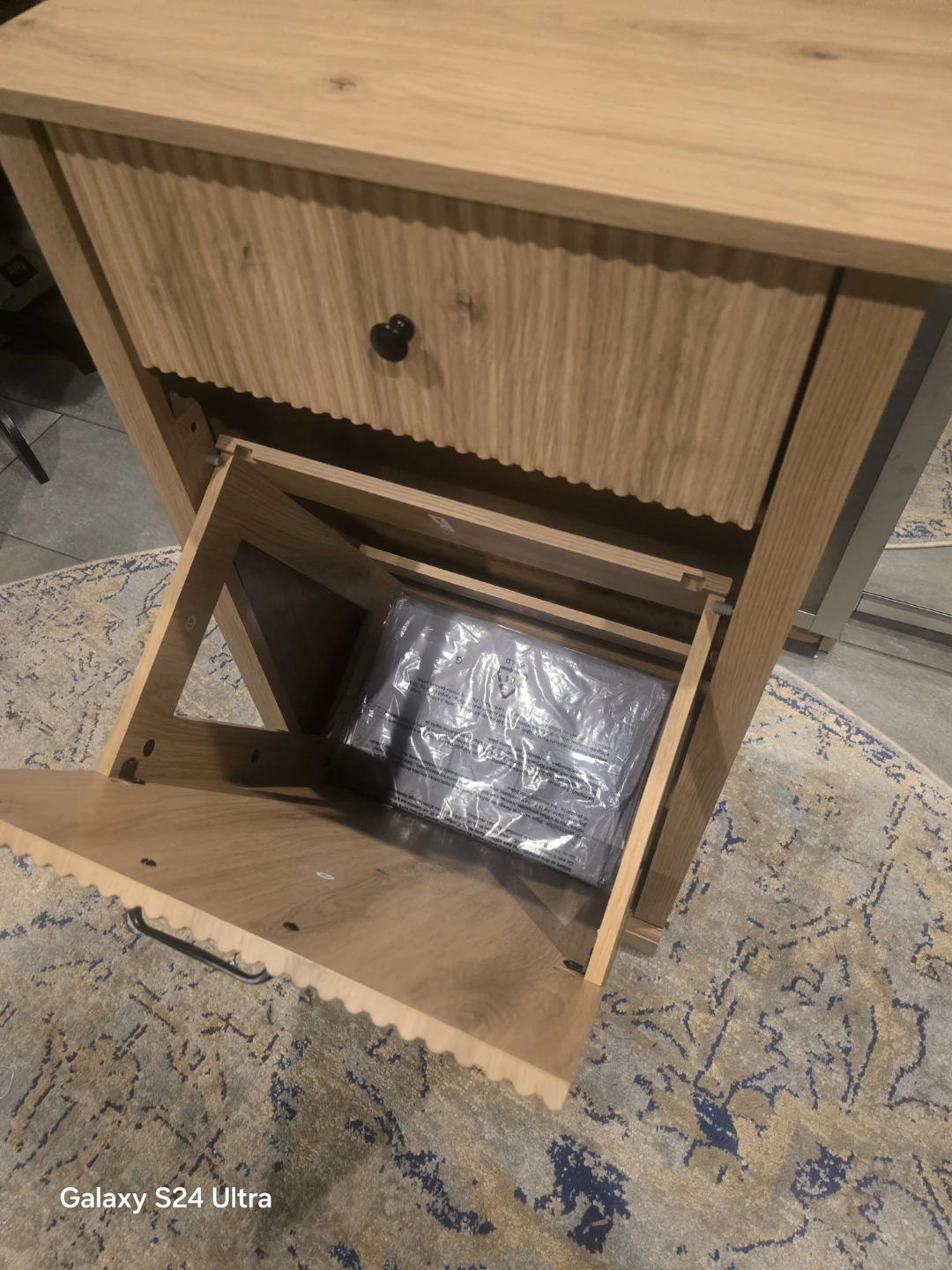 Modern Oak Tilt-Out Laundry Hamper Cabinet with Drawer - photo 5