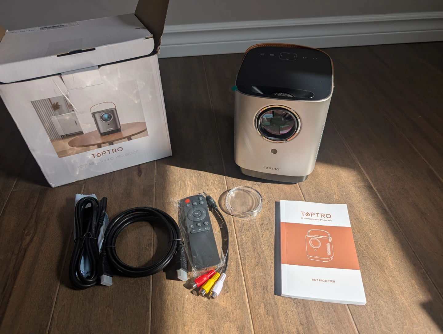 Brand New Wifi Bluetooth Projector For Sale - photo 3