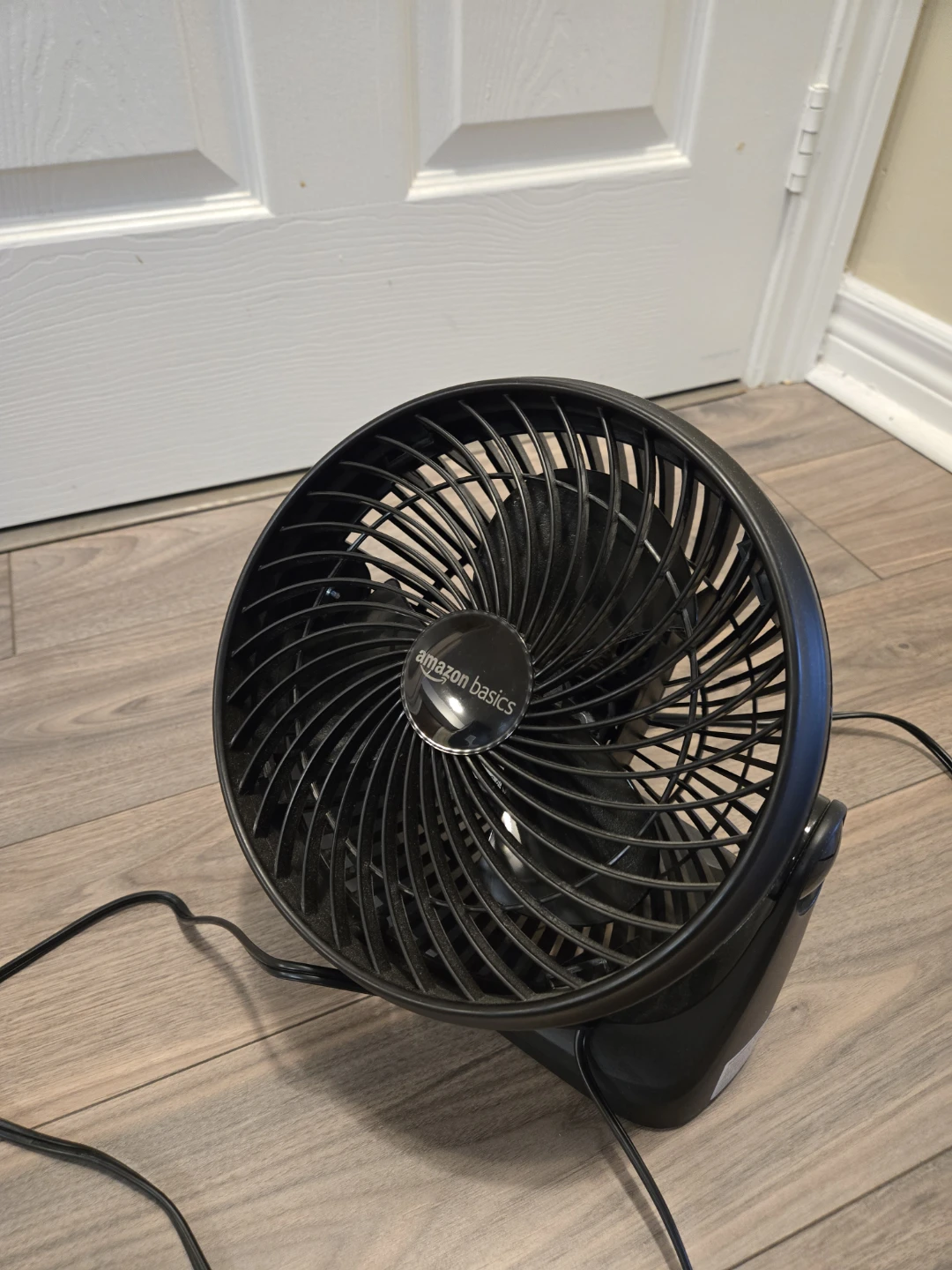 Amazon Basics Table Fan - photo 2