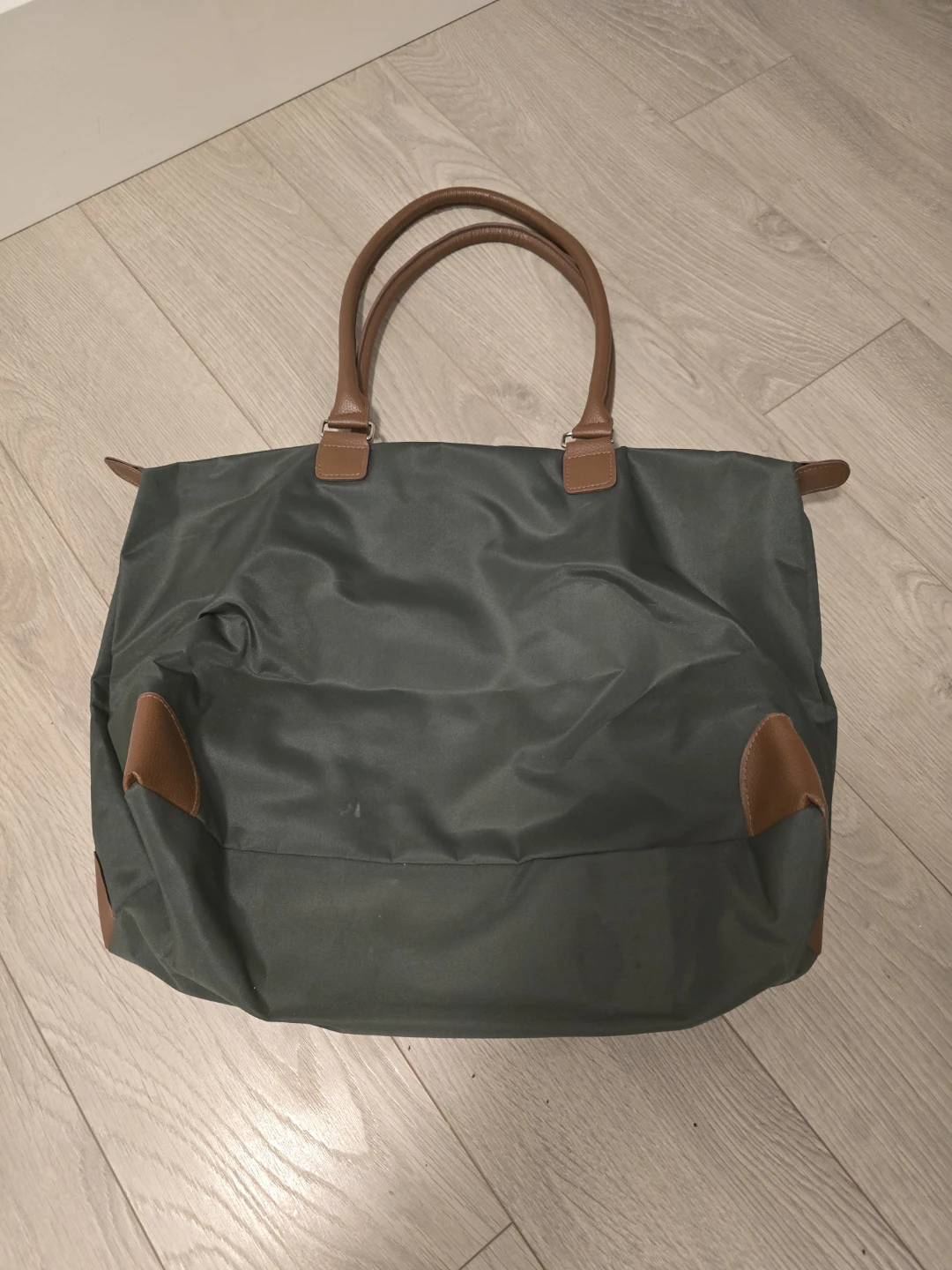Large Green Tote Bag with Brown Faux Leather Handles - photo 2