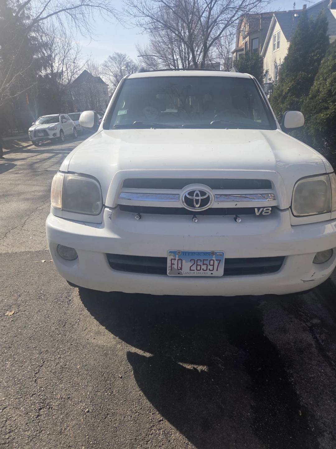 White Toyota Sequoia V8 4WD SUV - photo 2