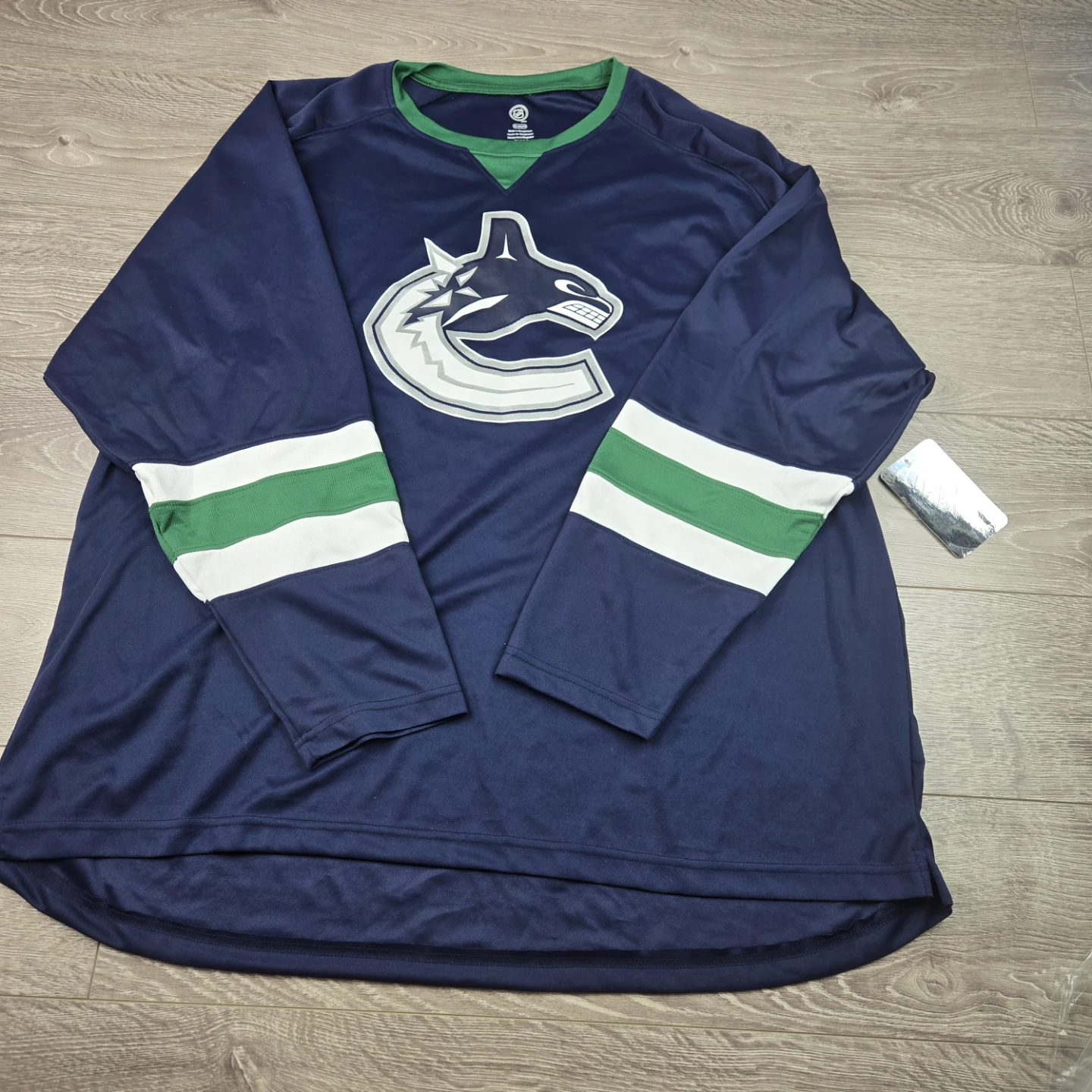 New w tag vancouver Canucks jersey 2XL