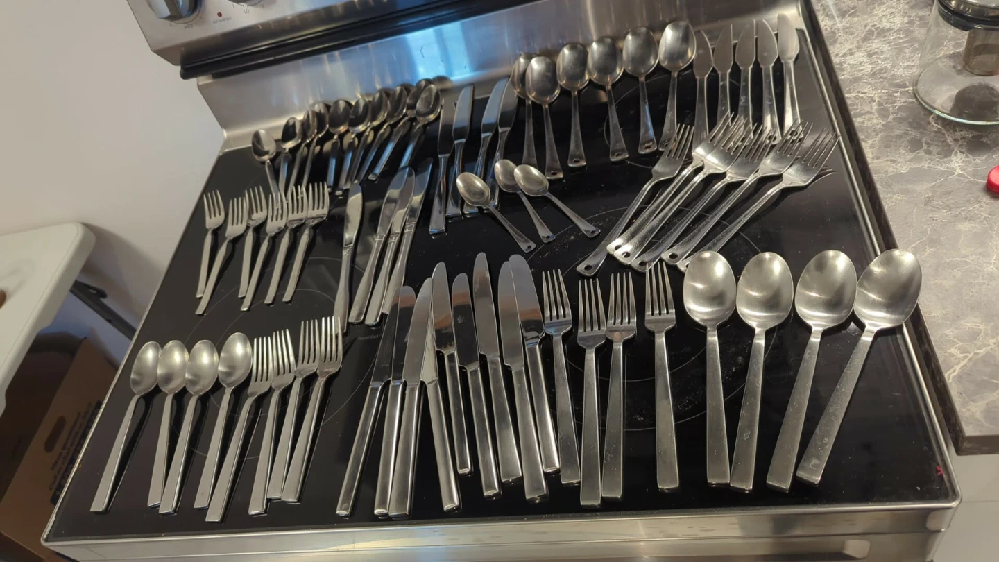 69pcs stainless steel cutlery!!