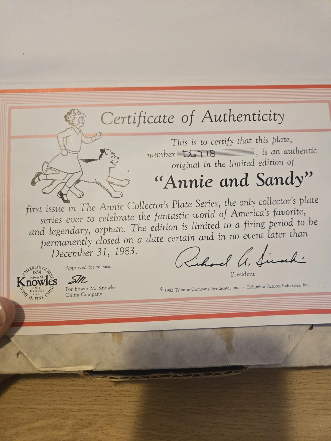 The Knowles China Annie and Sandy Collector's Plate - photo 3