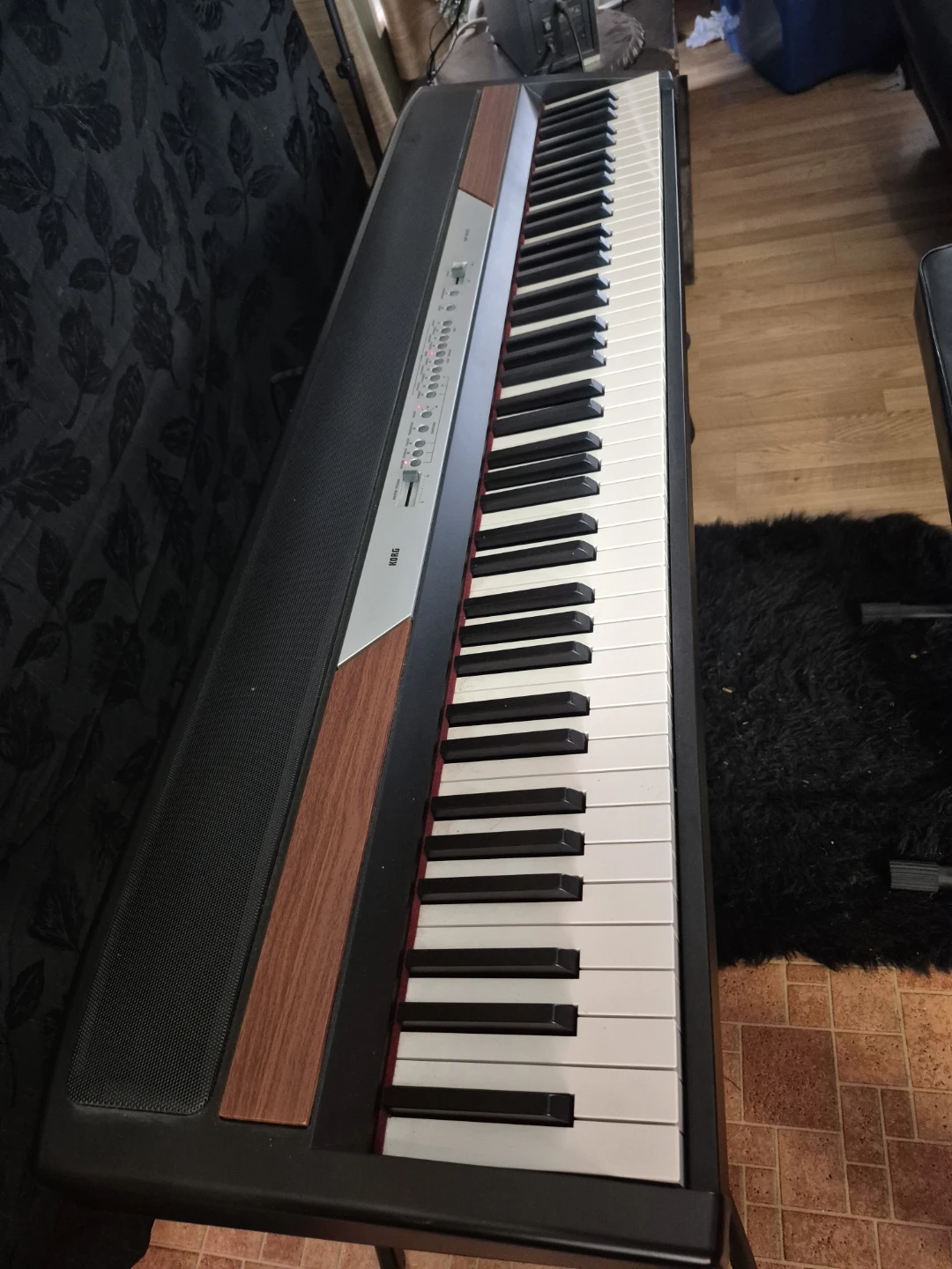 Korg SP-250 Digital Piano