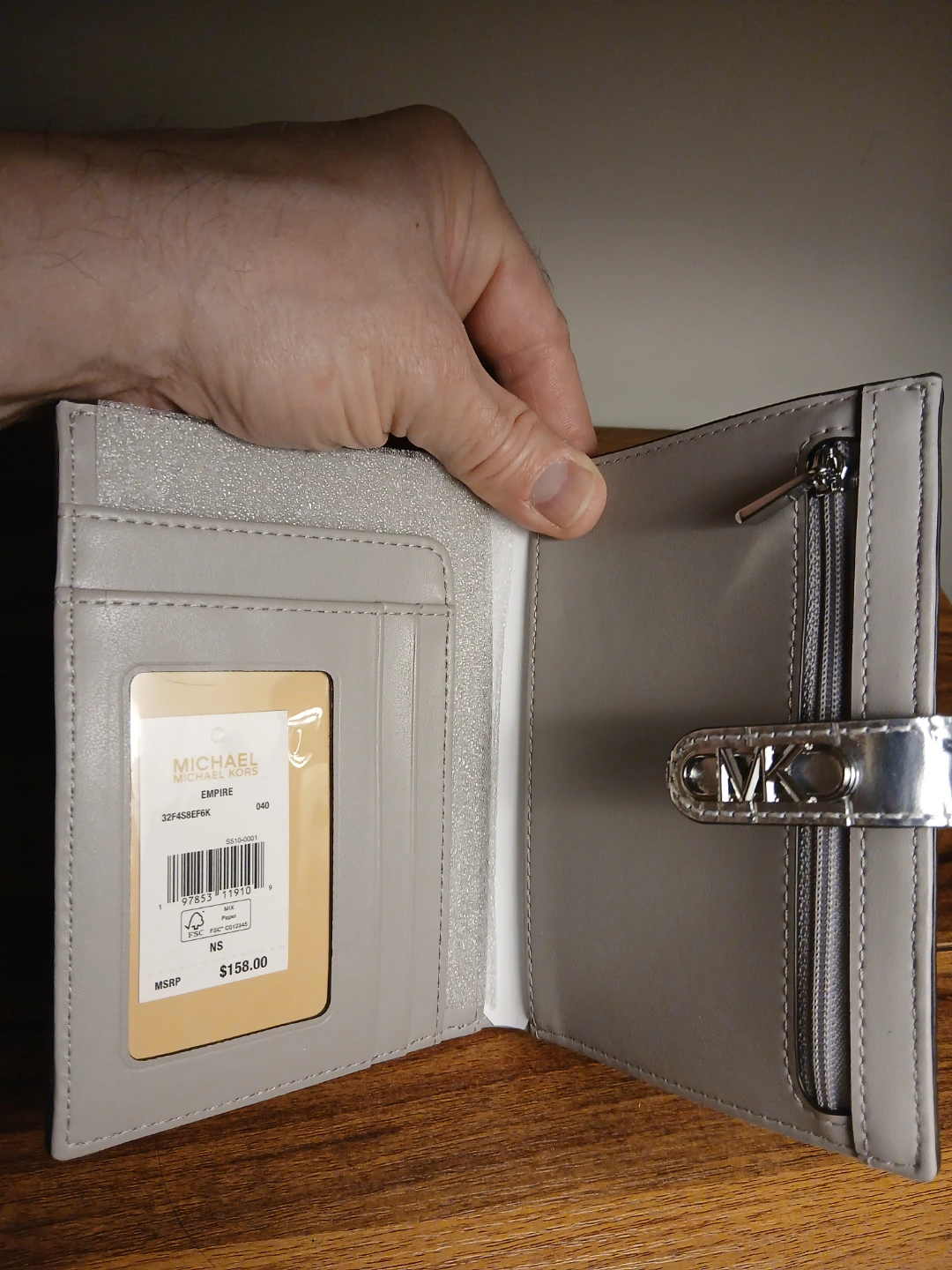 New Michael  Kors Passport Folder - photo 3