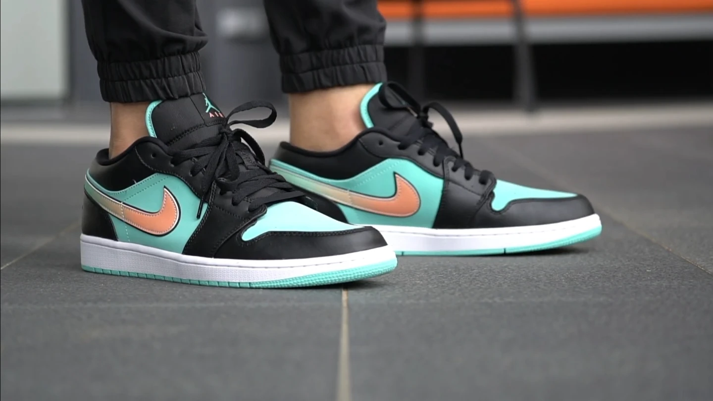 Air Jordan 1 Low SE (Special Edition) Tropical Twist SIZE 8.5 - photo 2