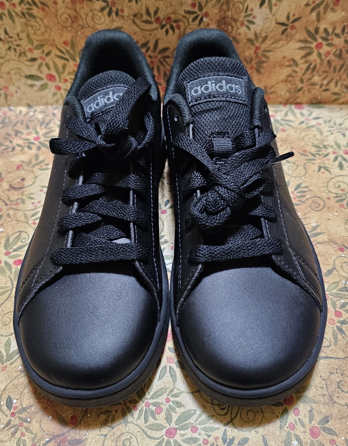 BNIB UNISEX KIDS BLACK ADIDAS RUNNING SHOES SIZE 2 - photo 4