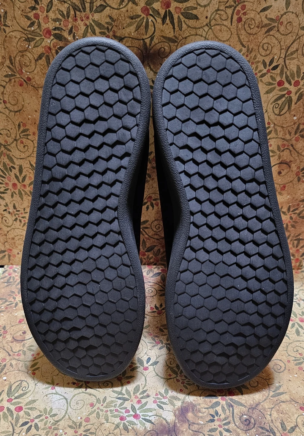 BNIB UNISEX KIDS BLACK ADIDAS RUNNING SHOES SIZE 2 - photo 5