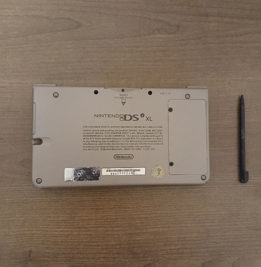 Nintendo DSi XL - photo 4