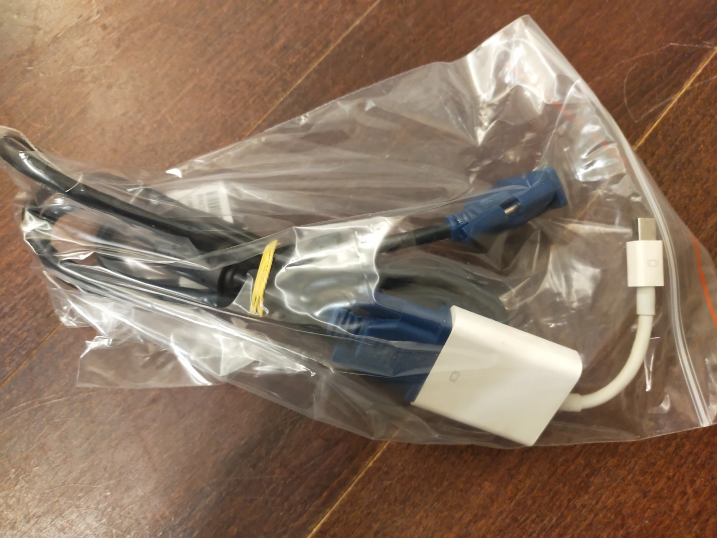 Mini Display Port to VGA Adapter Cable