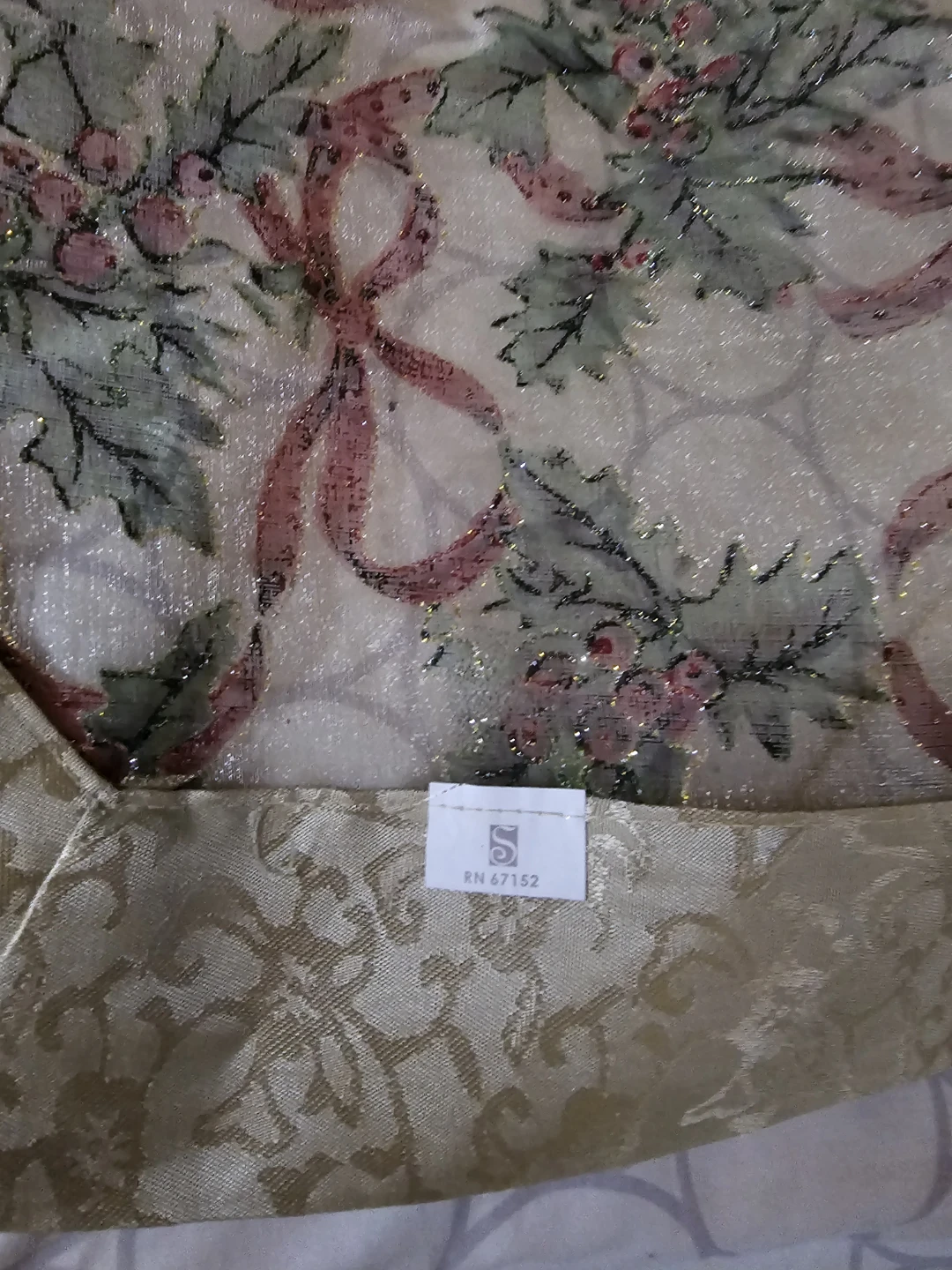 Christmas Holly & Ribbon Table Runner - photo 2