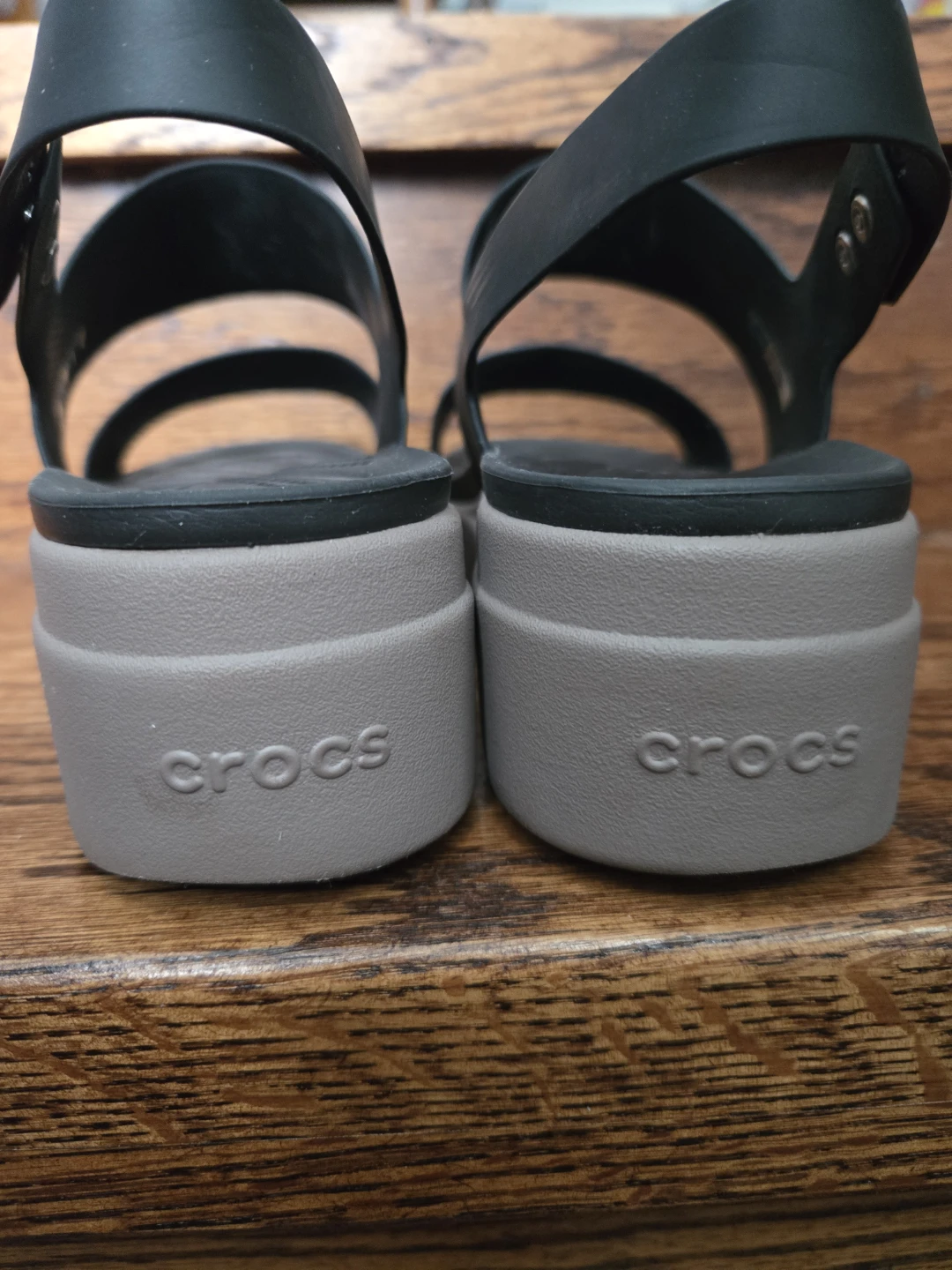🧡Crocs Black Platform Sandals size 9 - photo 5