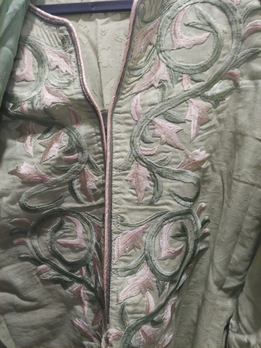 Embroidered Lawn Suit with Dupatta - photo 3