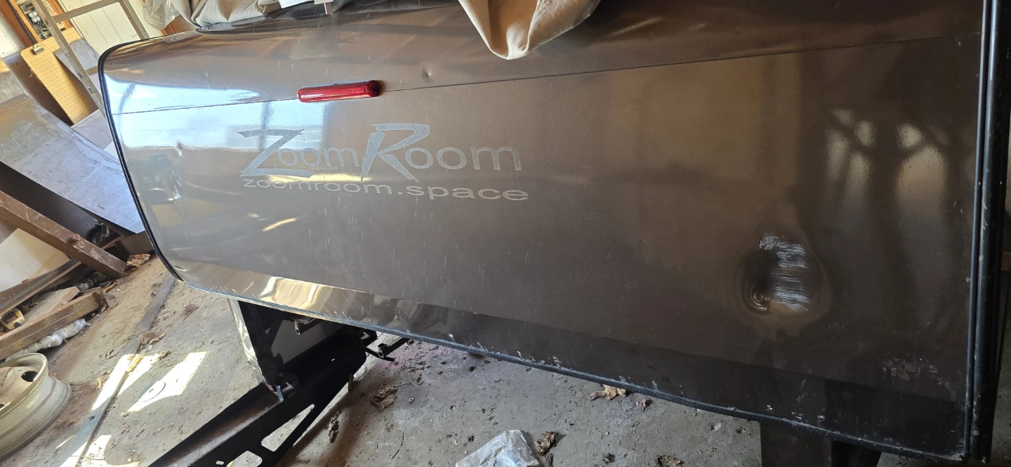 Zoom Room Truck Camper Shell - photo 5