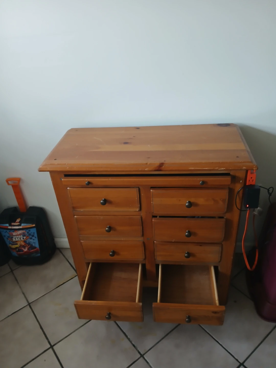 Dresser small
