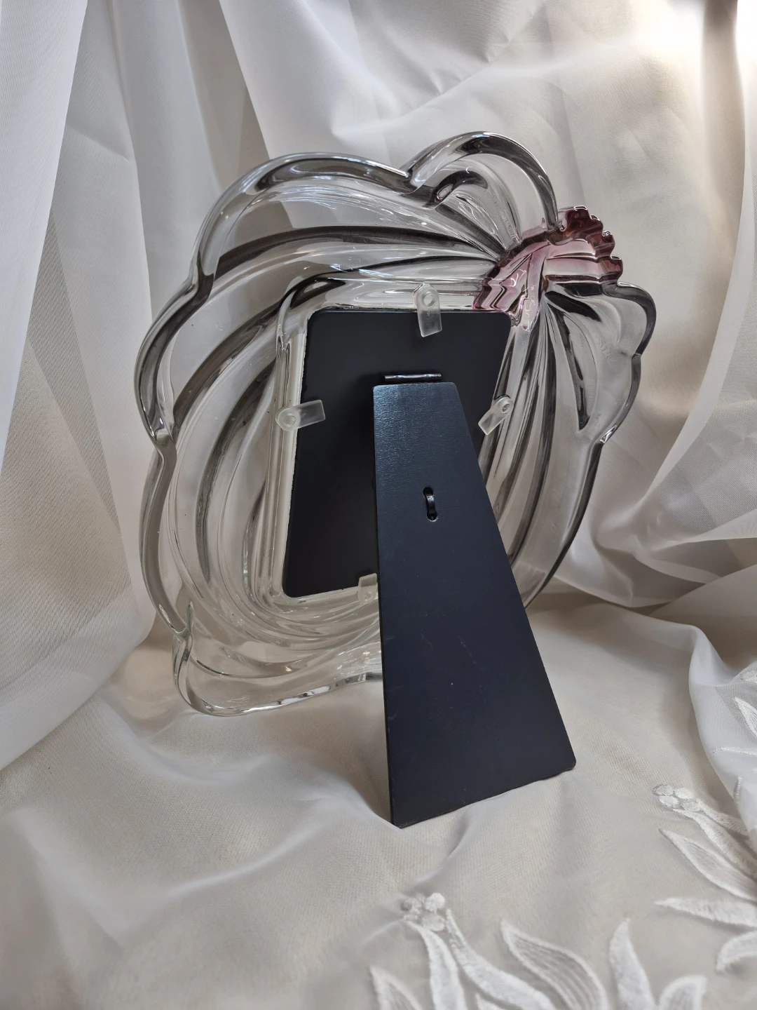Beautiful Mikasa Solid Crystal Love Knot - photo 3
