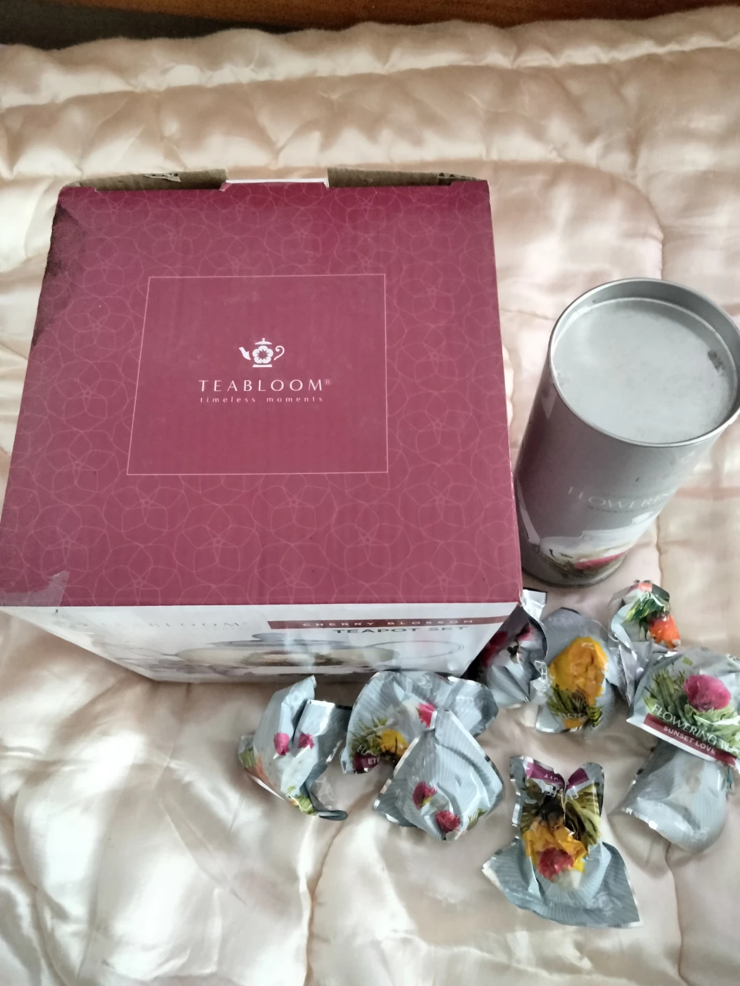 Teabloom Cherry Blossom Teapot Set with 2 Tea Flowers - photo 3