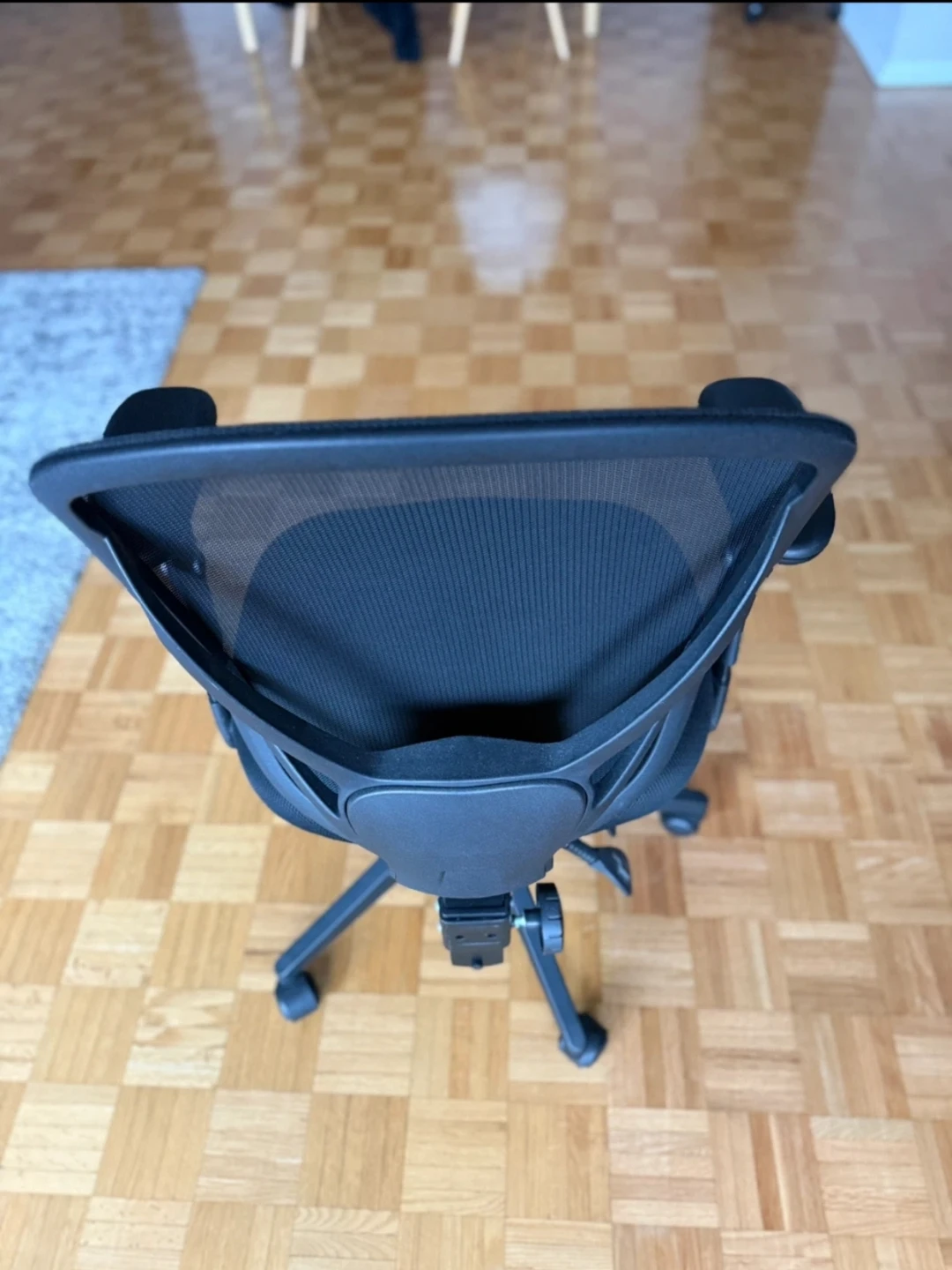Black Mesh Office Chair - photo 2