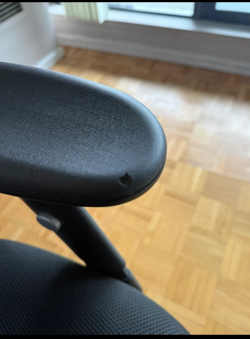 Black Mesh Office Chair - photo 4