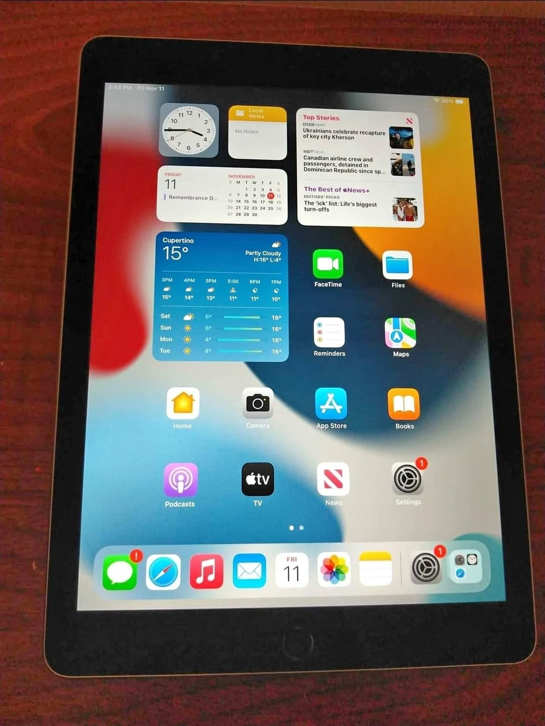 Apple iPad Air 2 with 2 Brand New Chargers