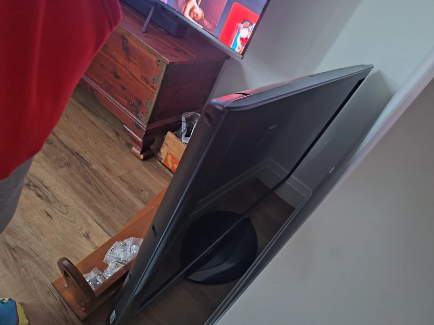LG Television - photo 2