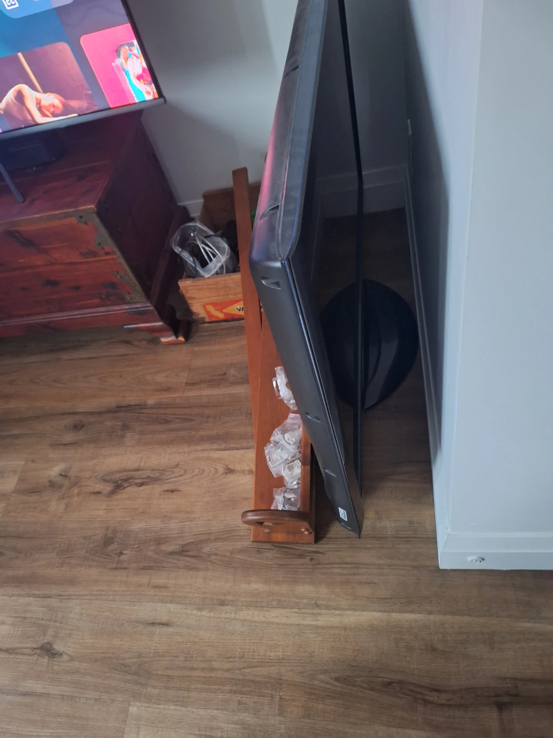 LG Television - photo 3
