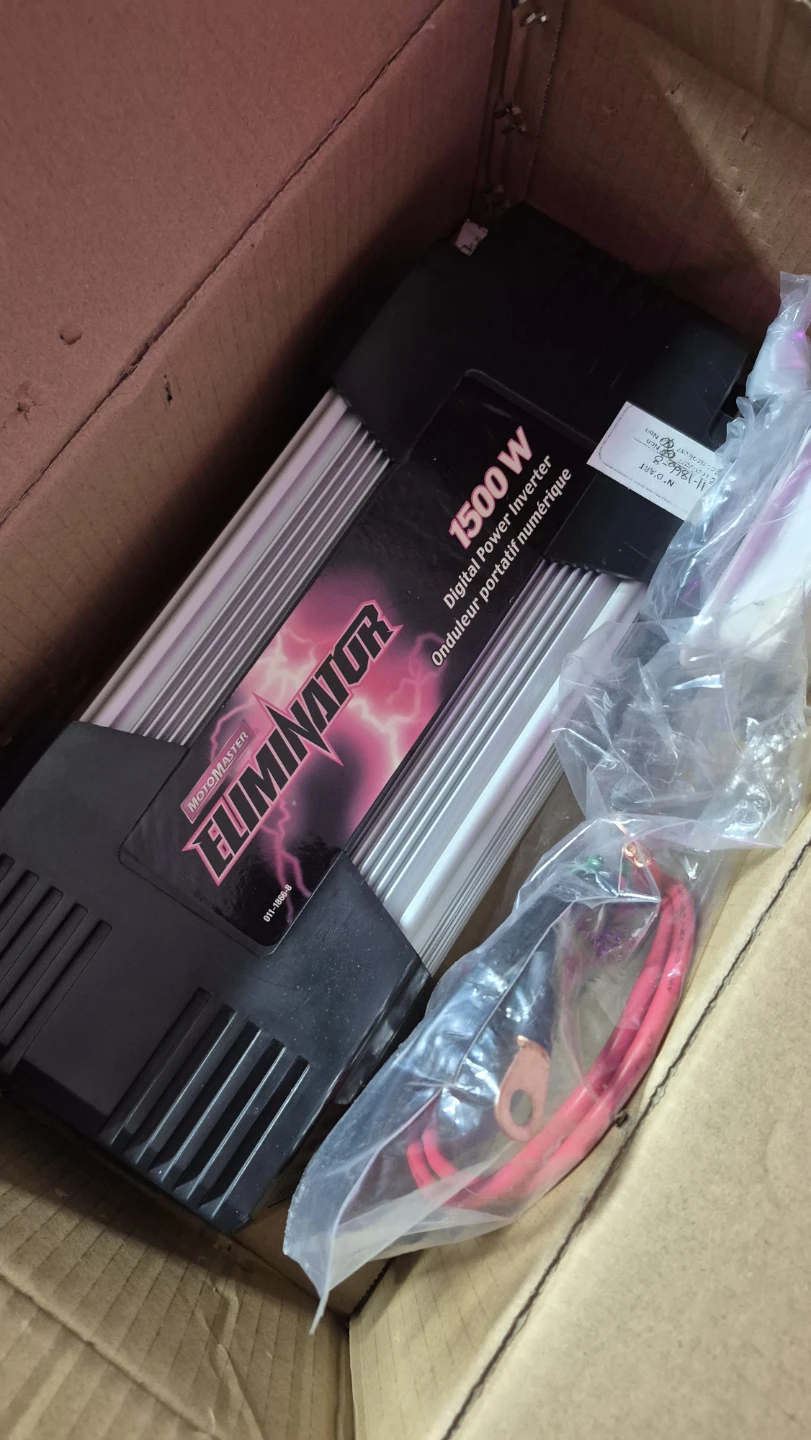 MotoMaster Eliminator 1500W Digital Power Inverter