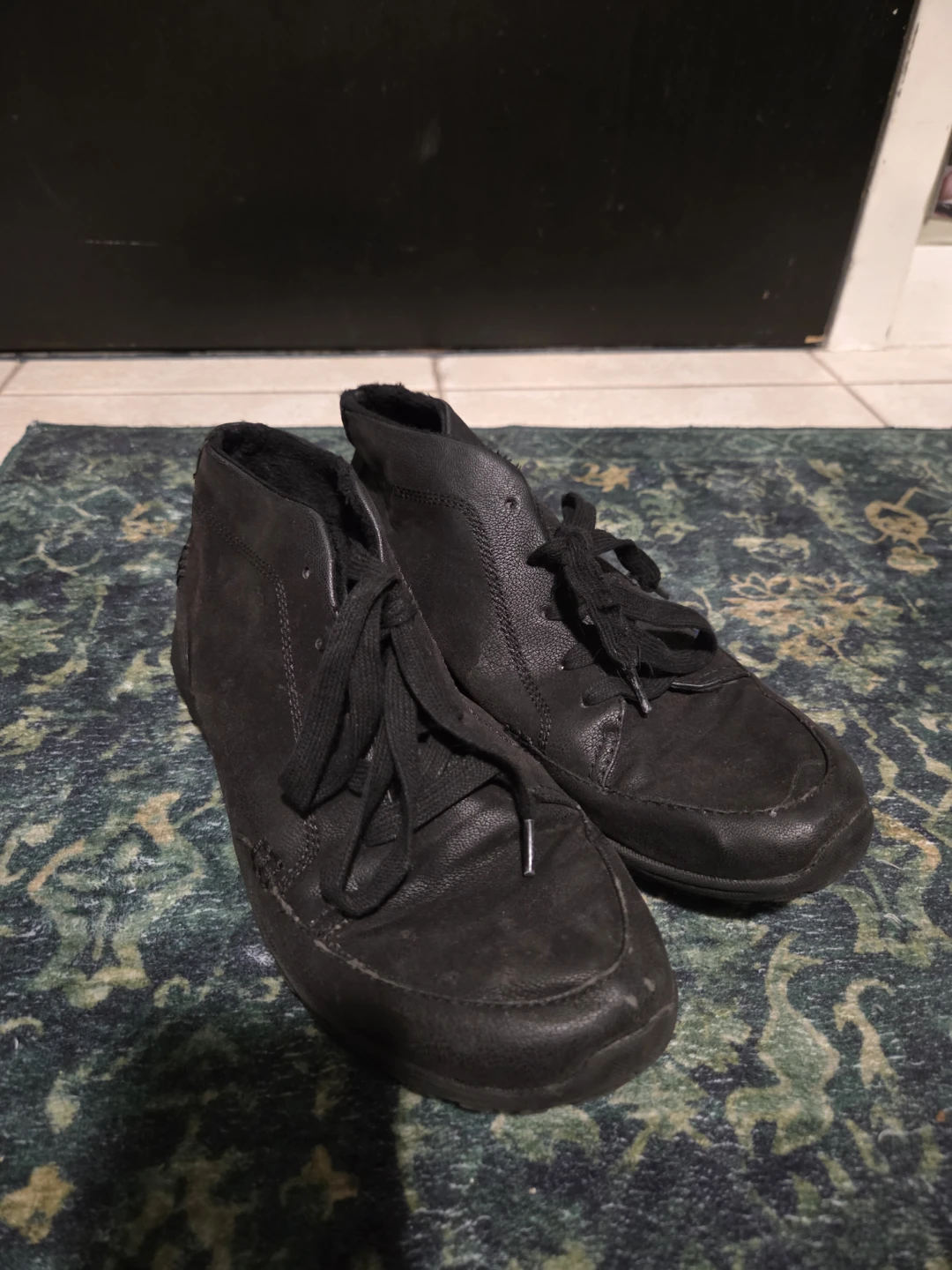 Size 8 womens Skechers Black running shoes