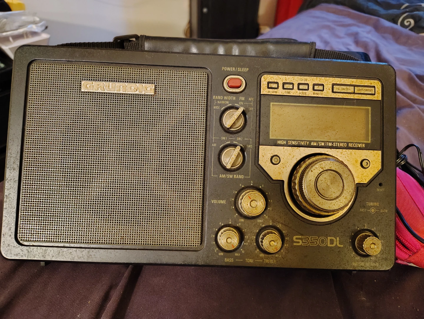 Grundig S350DL AM/FM Stereo World Band Receiver