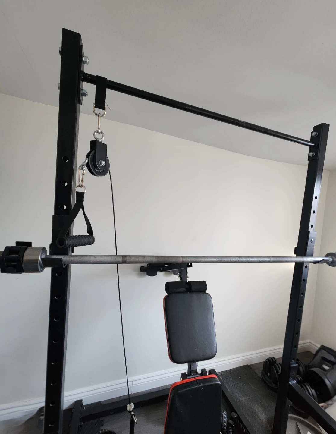 Weight lifting cage power rack squat rack