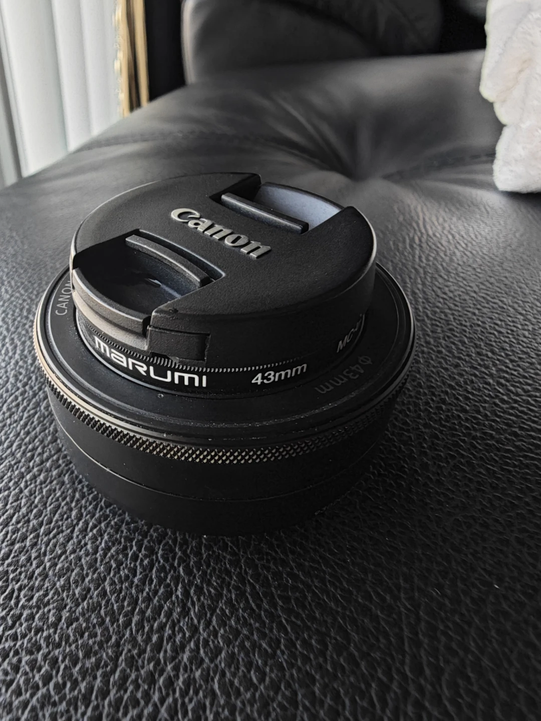 Canon EF-M 22mm f/2 Lens with Cap and UV filter - photo 2
