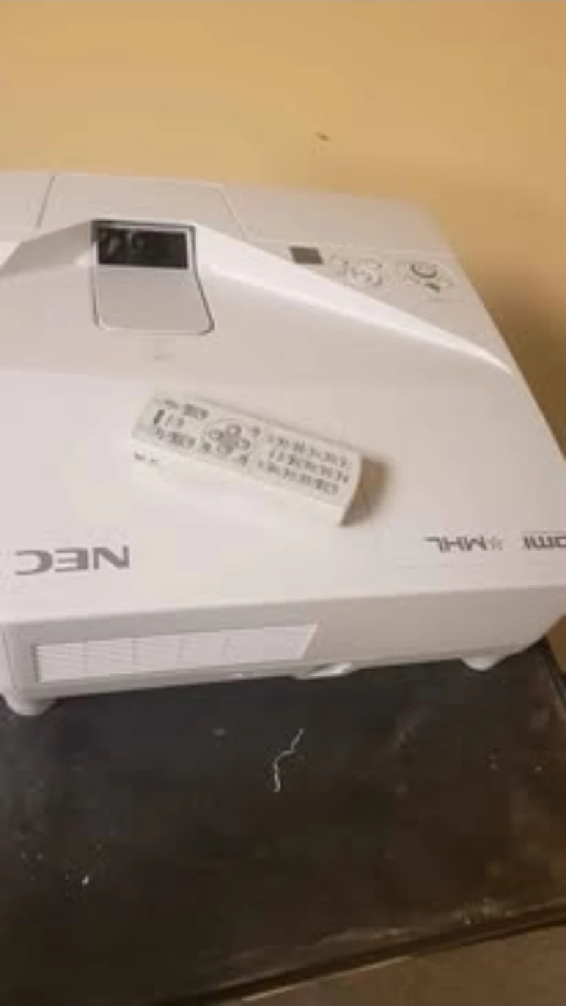 NEC NP-UM361X SUPER SHORT THROW  FRONT OR  REAR  PROJECTION