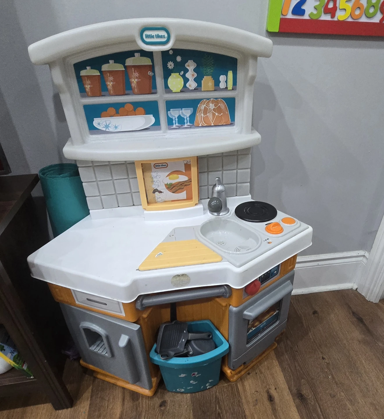 Little Tikes Play Kitchen