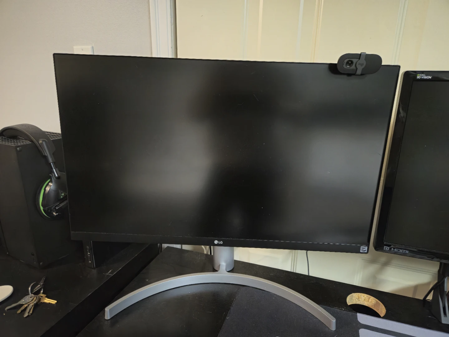 LG 27UK650-W 27" Monitor (4K —UHD— IPS—HDR10)