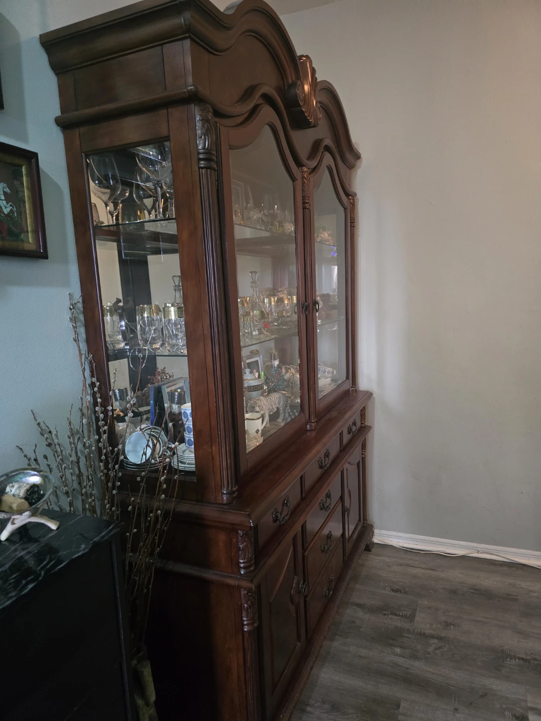 ACME Chateau De Ville Hutch & Buffet - photo 3
