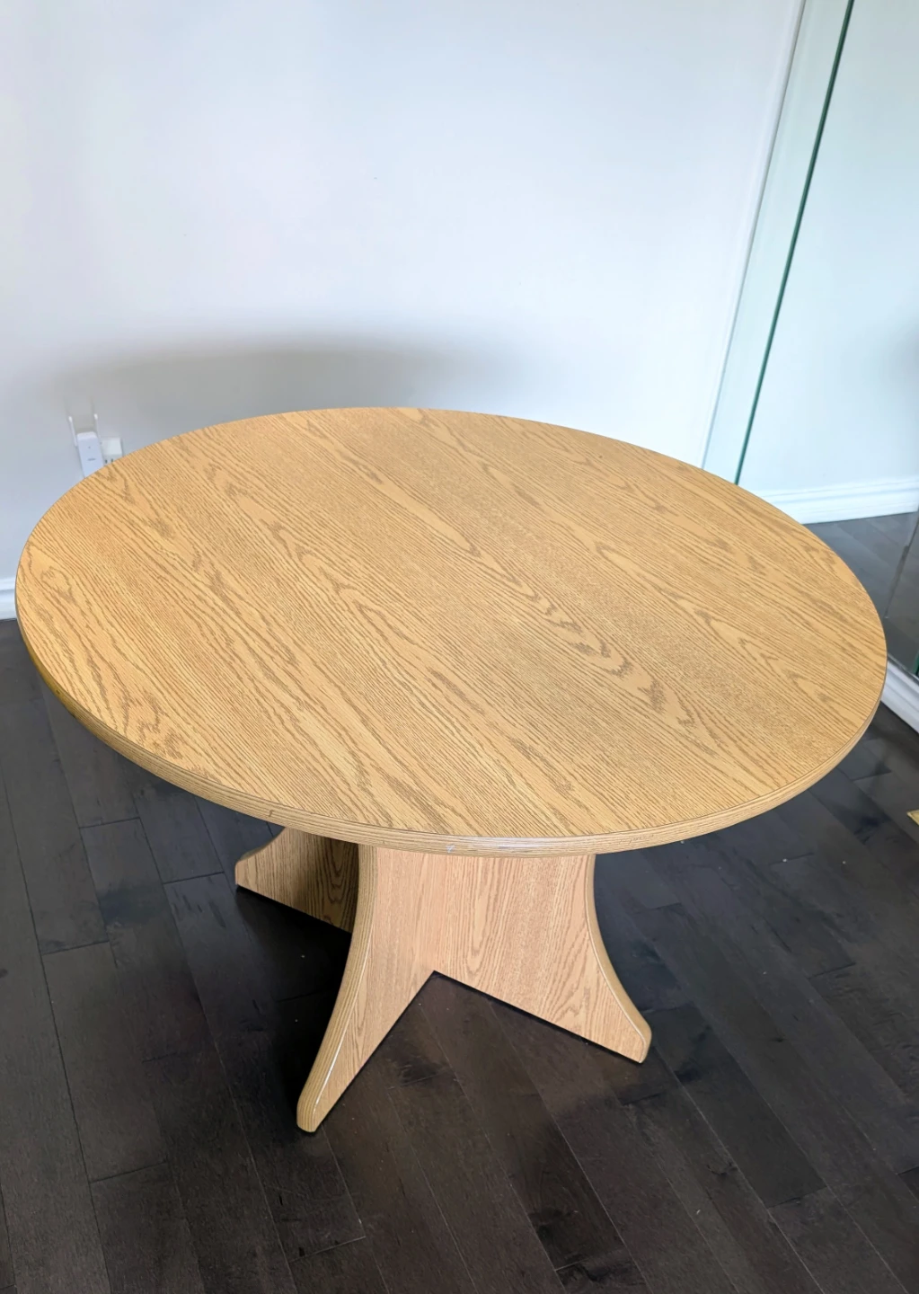 Round Oak Dining Table