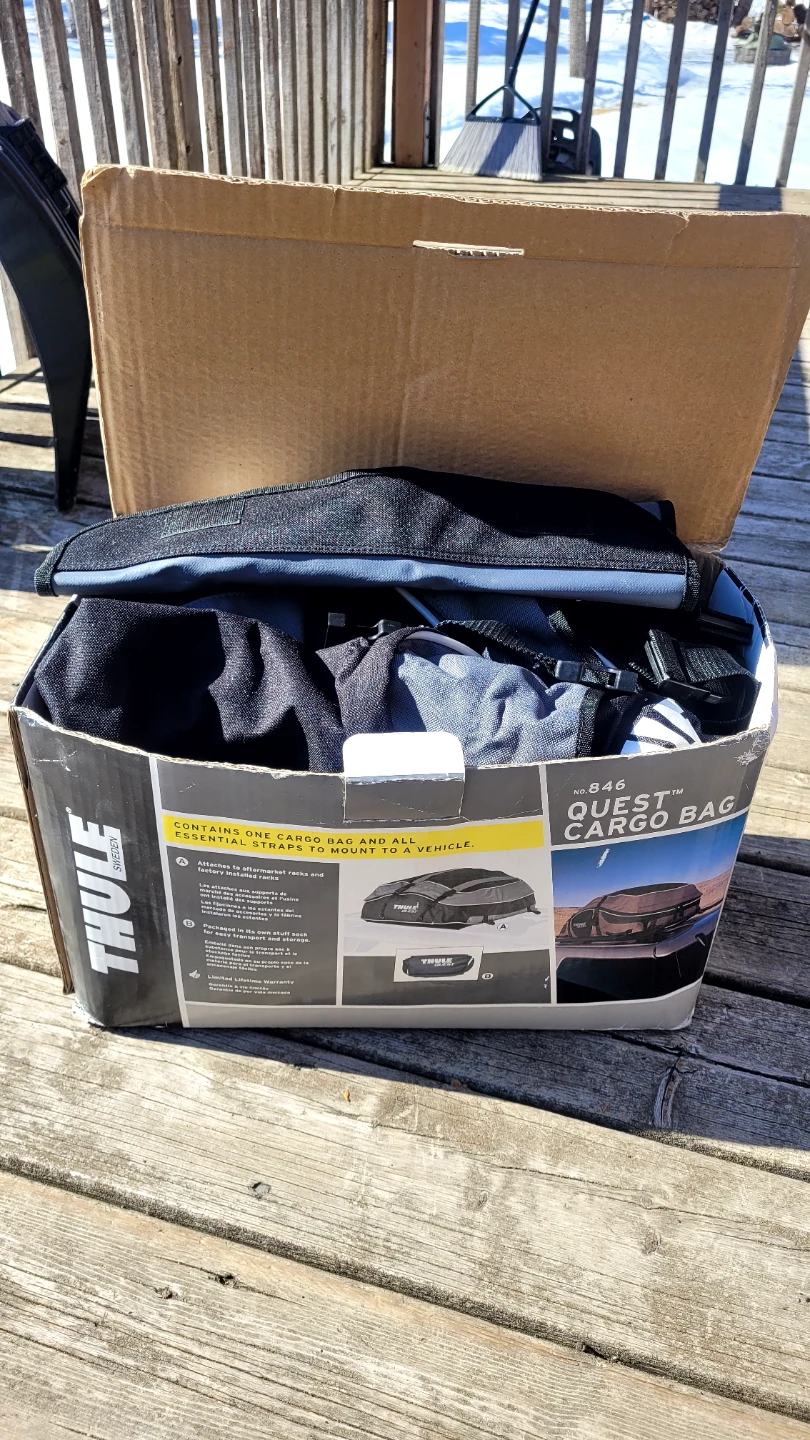 LIKE NEW Thule Quest Cargo Bag - photo 2