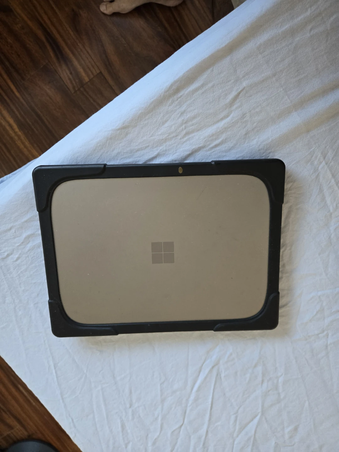 Microsoft Surface Go model 1943