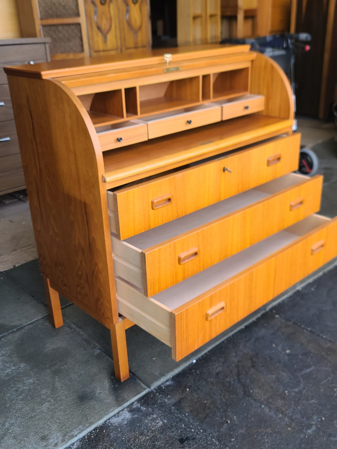 Vintage Teak Roll Top Desk - photo 3