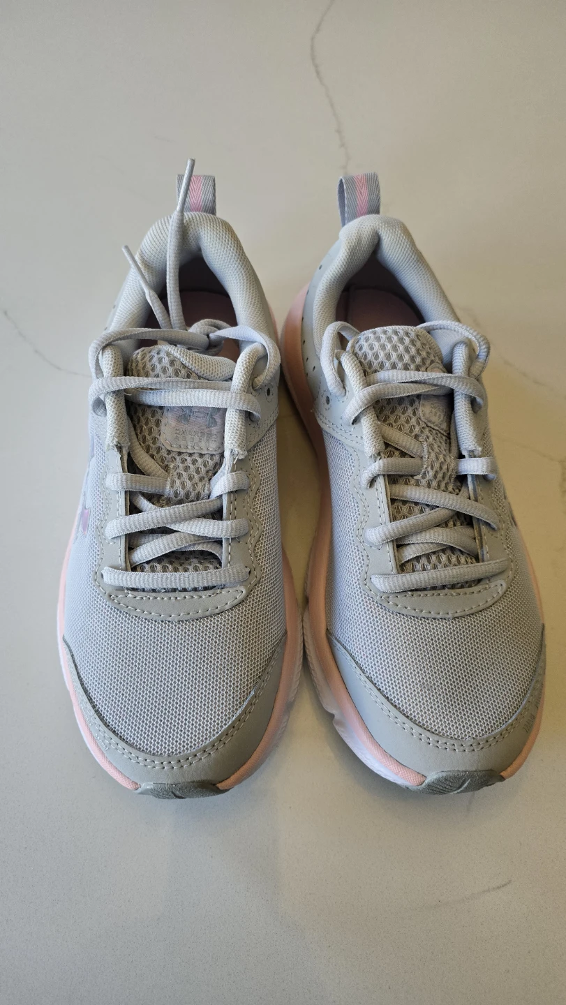 NEW Under Armour Grey/Pink Running Shoes Youth 3.5Y - photo 3