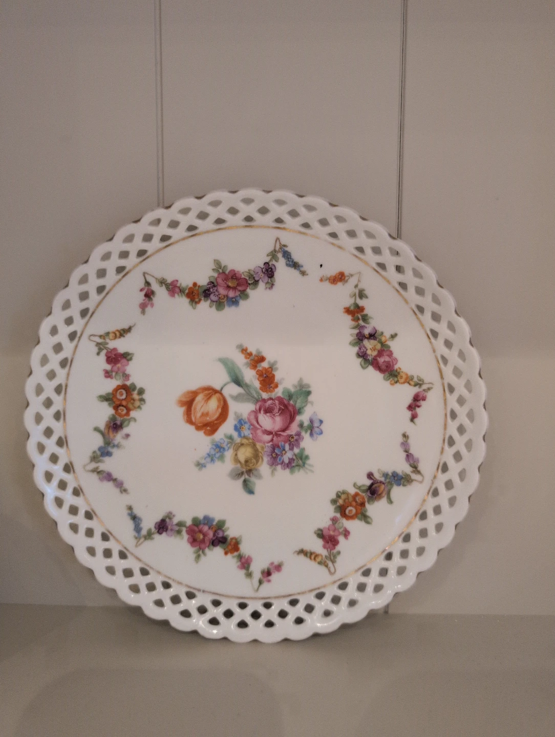 Decorative Lattice Plate with Floral Design