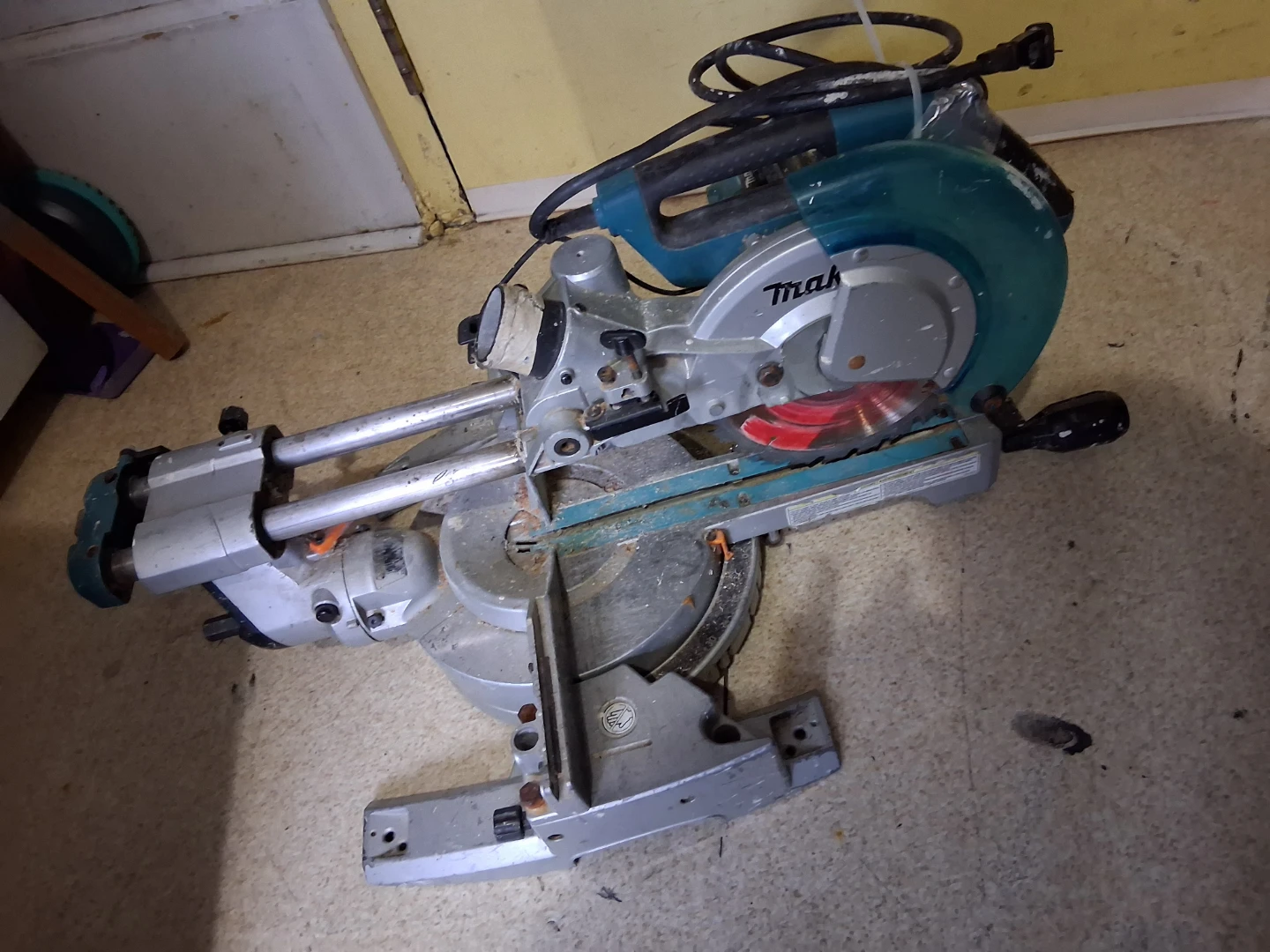 Makita Miter Saw - photo 4