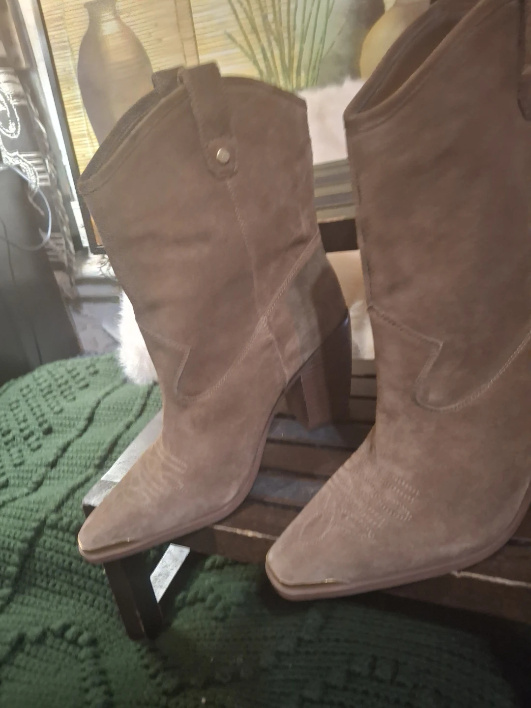 Ladies mid calve high heel western boots - photo 4