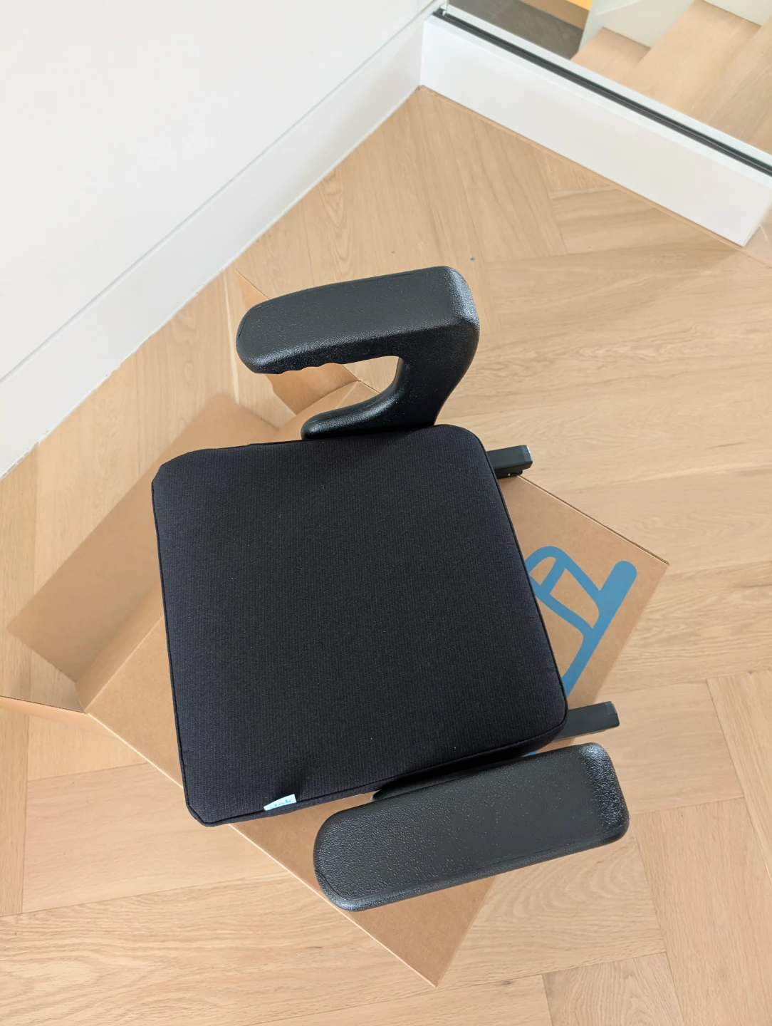 Clek Olli Booster Seat Black - Brand NEW