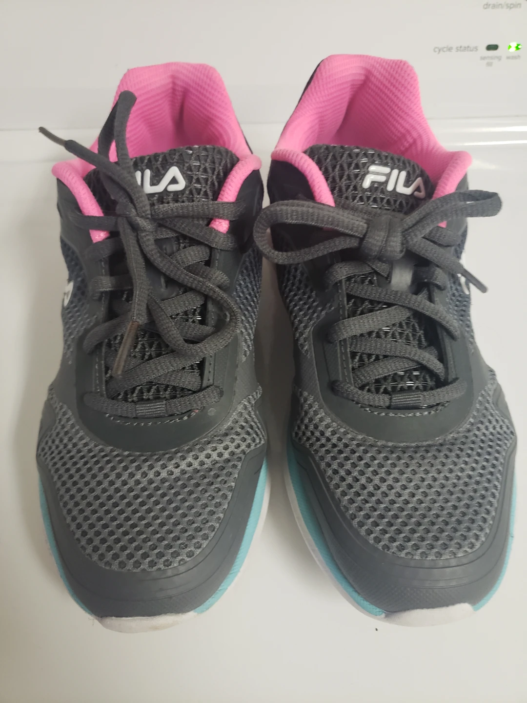Fila Women's Running Shoes - Grey/Pink.size 6