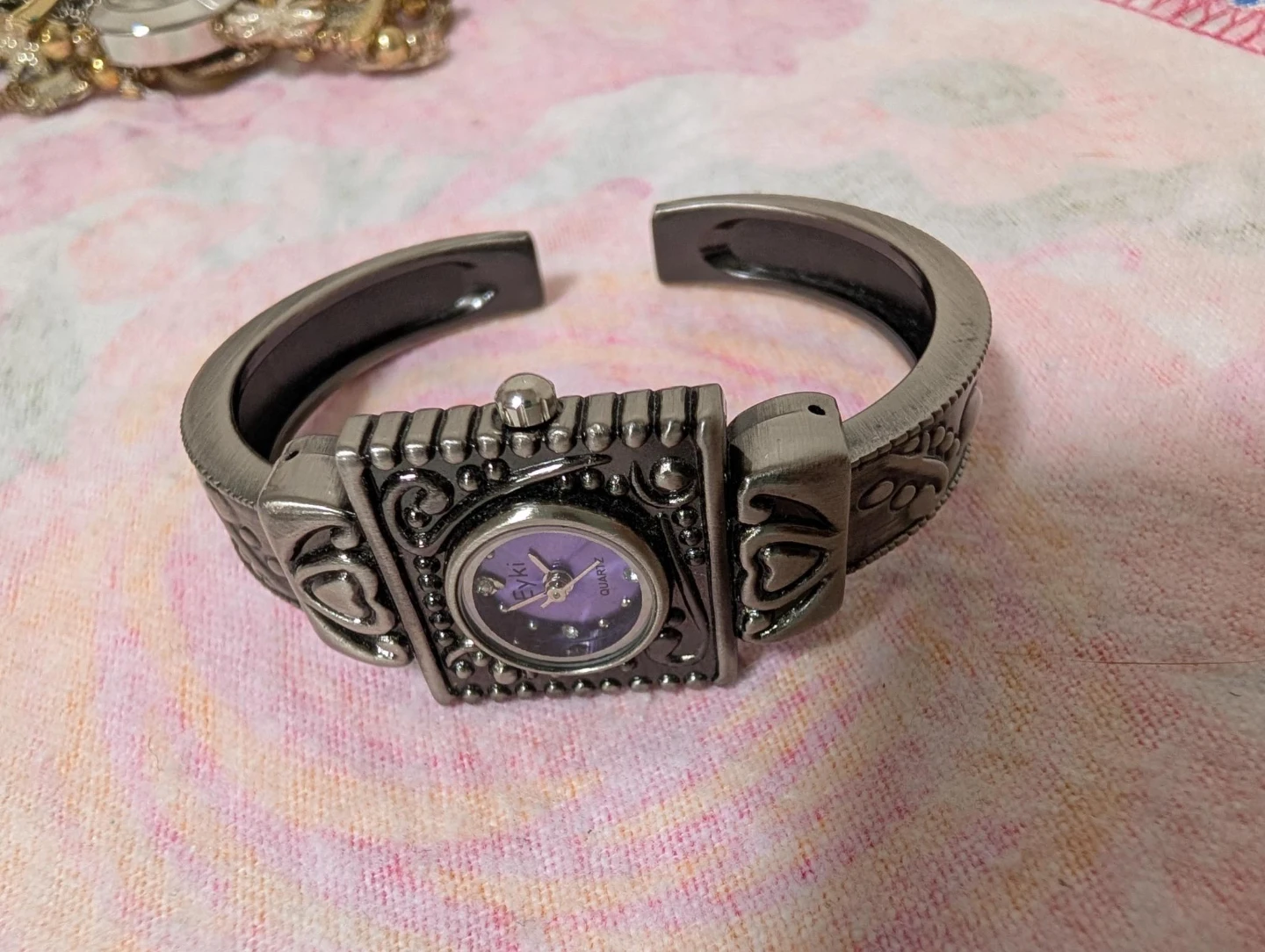 Eyki Women's Quartz Bangle Watch - photo 2