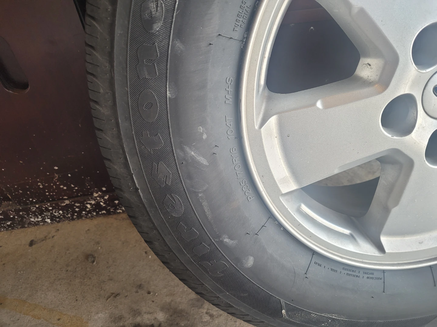 Goodyear Powercity Tire P235/70R16 104T - photo 2