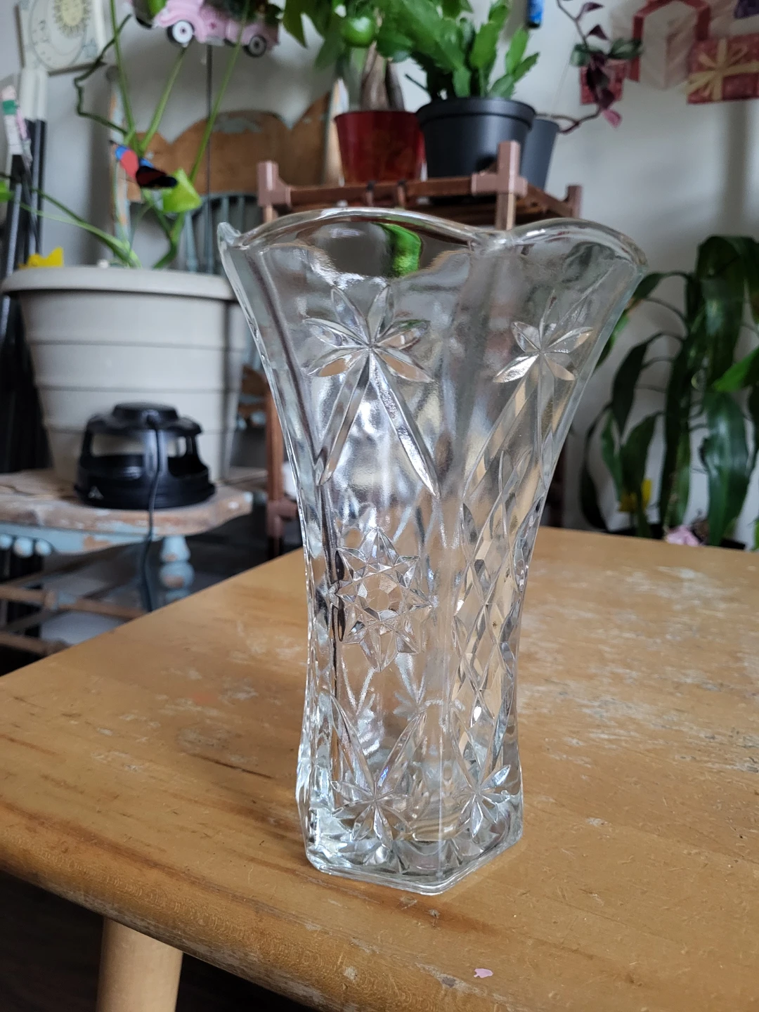 Crystal Glass Vase with Starburst Pattern