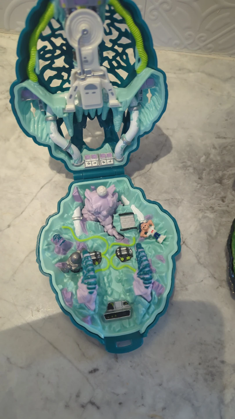 Mighty Max Playsets complete sets - photo 2